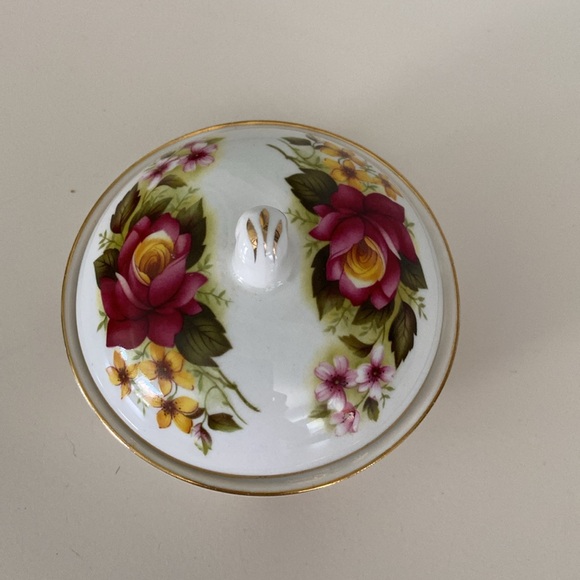 Royal Sutherland China Trinket dish with lid - Picture 2 of 6